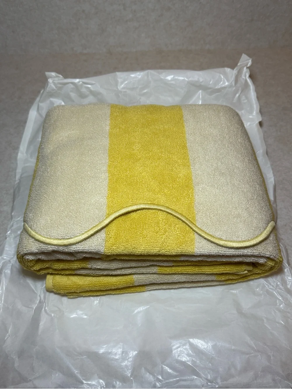 The Jilly Box Summer 2026 Tuck Scalloped Yellow Stripe Beach Towel Portugal NWT